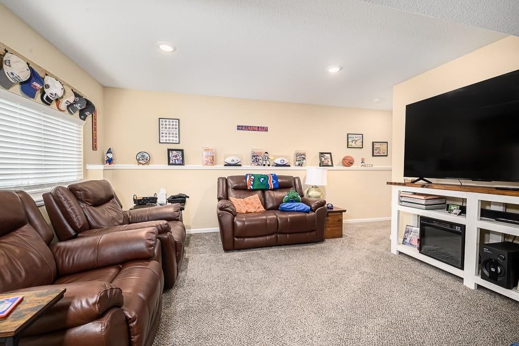 116 N McGee Street — photo 16