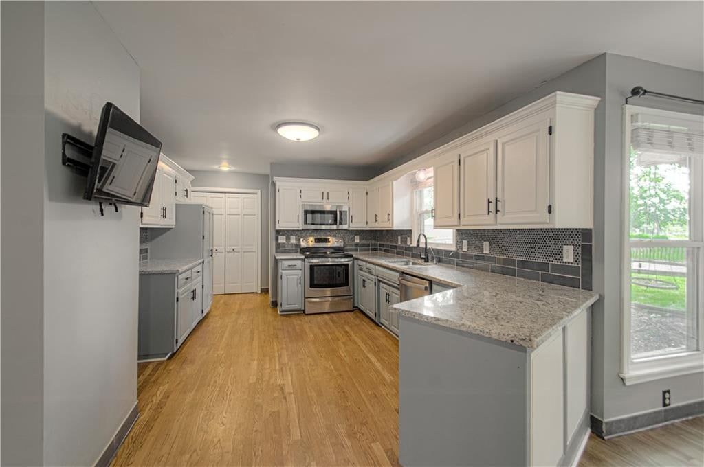 8533 Hall Street — photo 13