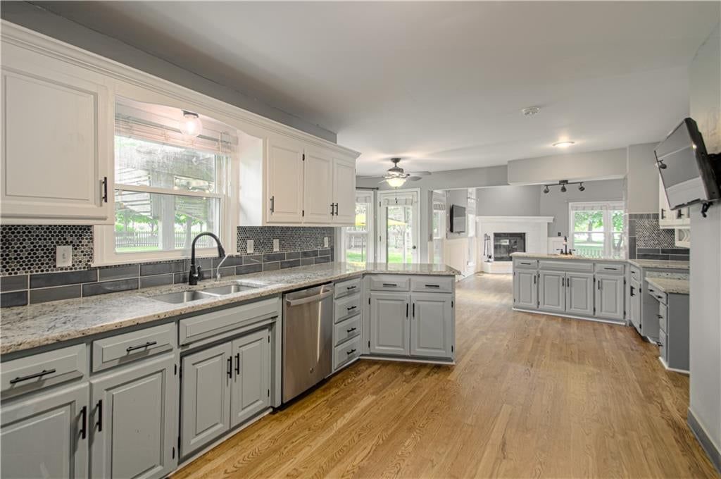 8533 Hall Street — photo 15