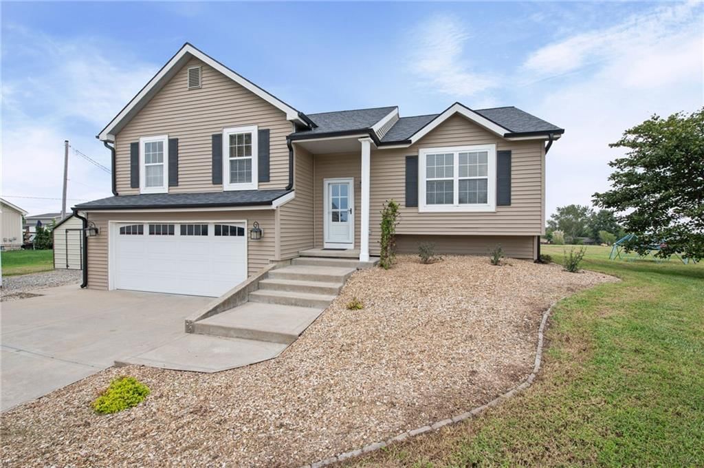 15150 Roger Road, Leavenworth, KS
