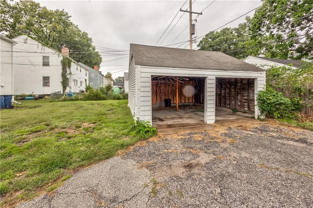 7539 State Line Road — photo 19