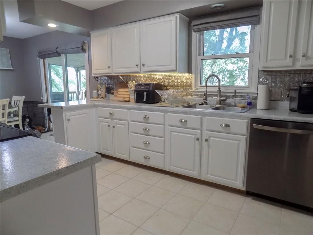 804 N 6 Street — photo 5