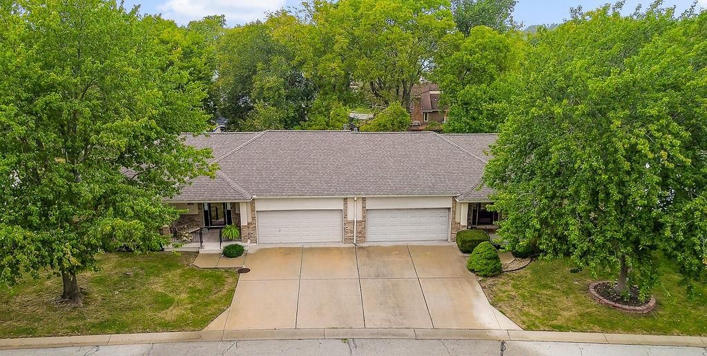 2413 SW RICHWOOD Circle, Blue Springs, MO: listing photo 2