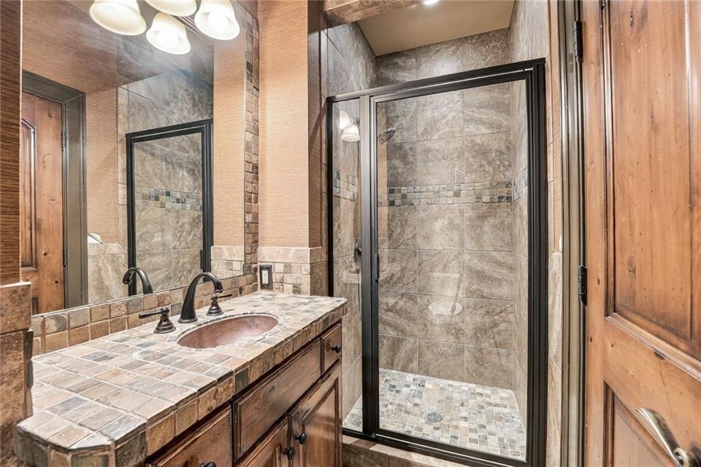 5217 Walmer Street — photo 49