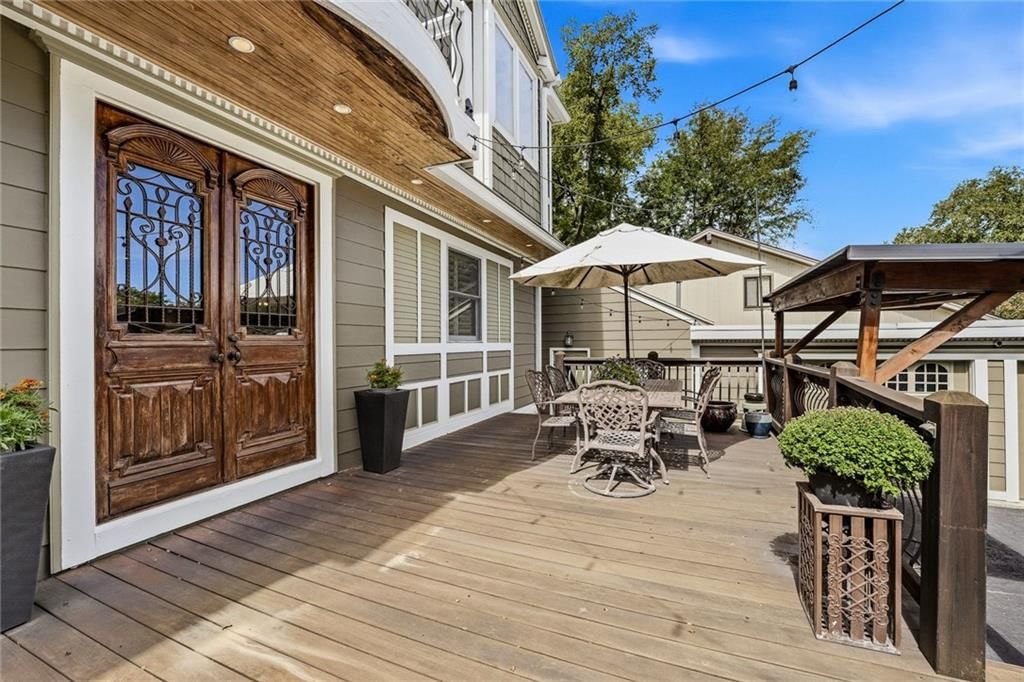 5217 Walmer Street — photo 57