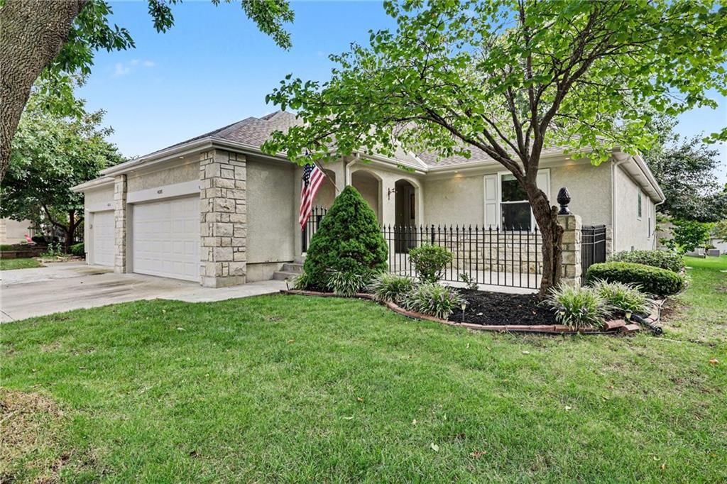 4008 SW HOMESTEAD Drive, Lee's Summit, MO: listing photo 2