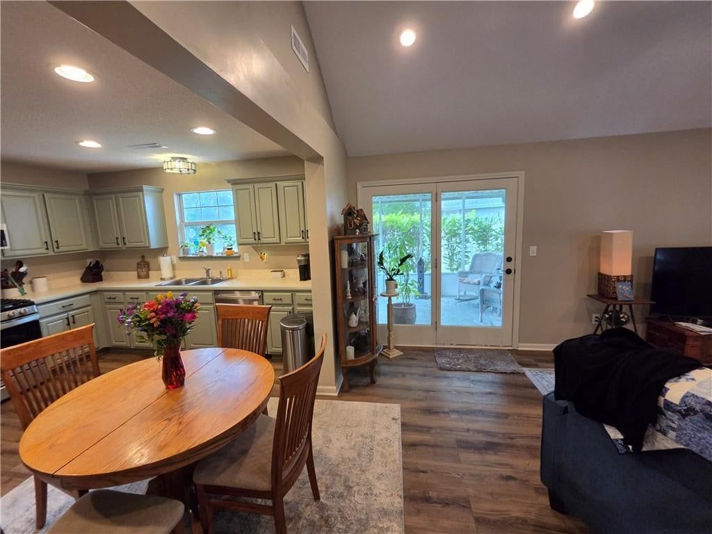 1113 SW Blue Branch Drive — photo 5