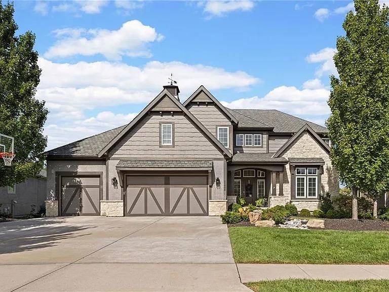 11804 W 164th Place, Overland Park, KS: listing photo 2