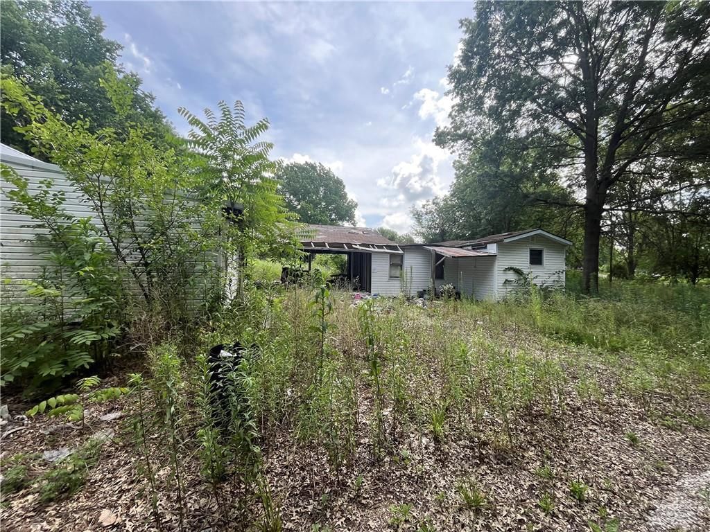 606 N First Street, Creighton, MO