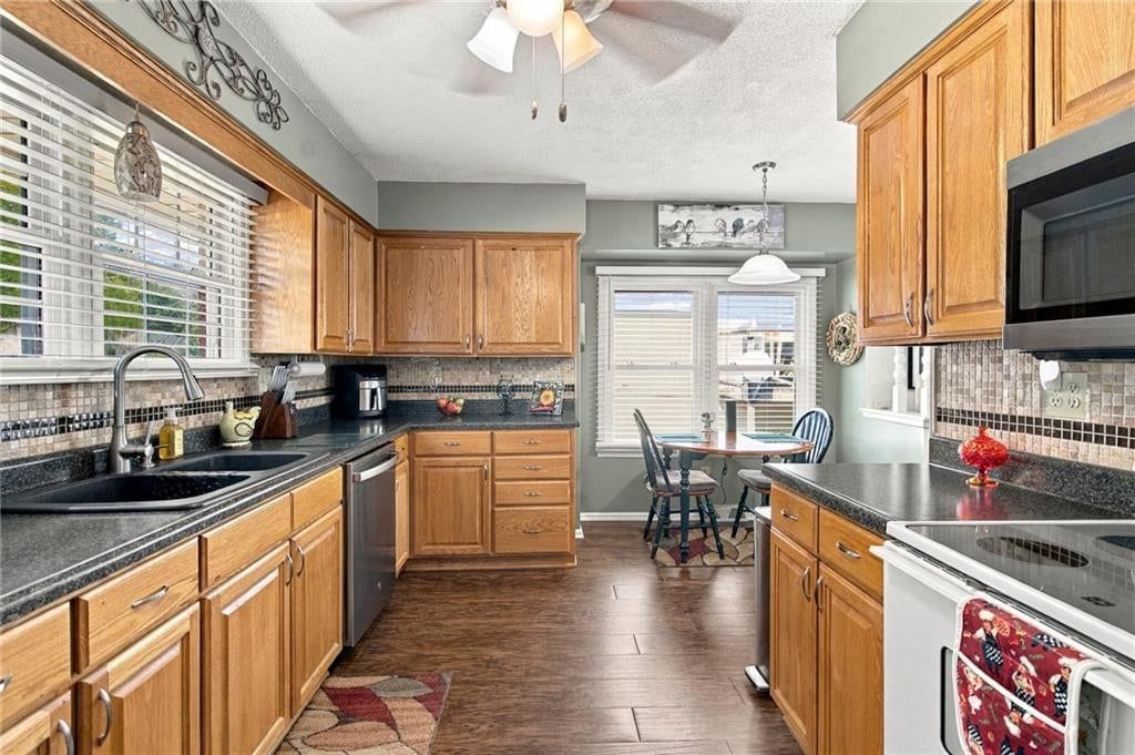 3023 Bryn Mawr Drive — photo 29