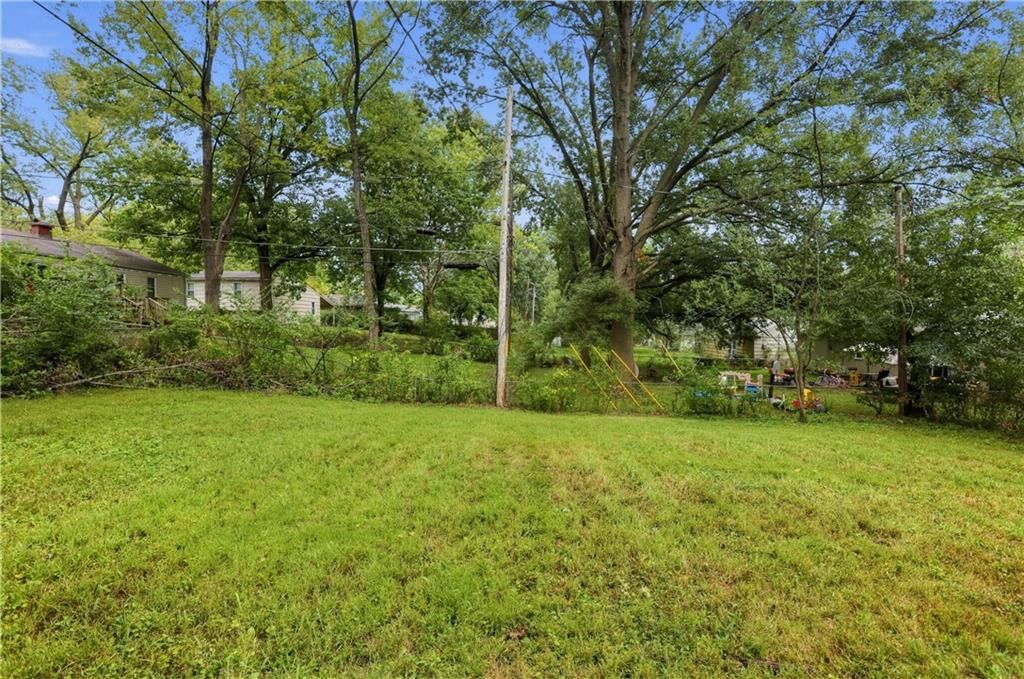 11015 HERRICK Avenue — photo 5