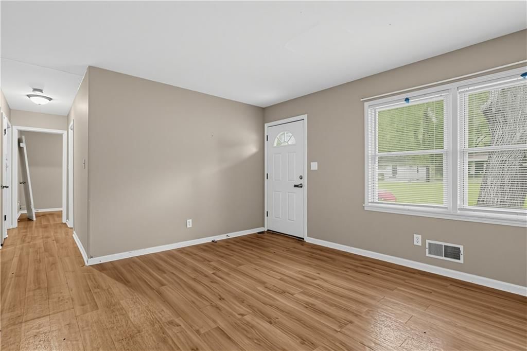 11015 HERRICK Avenue — photo 10