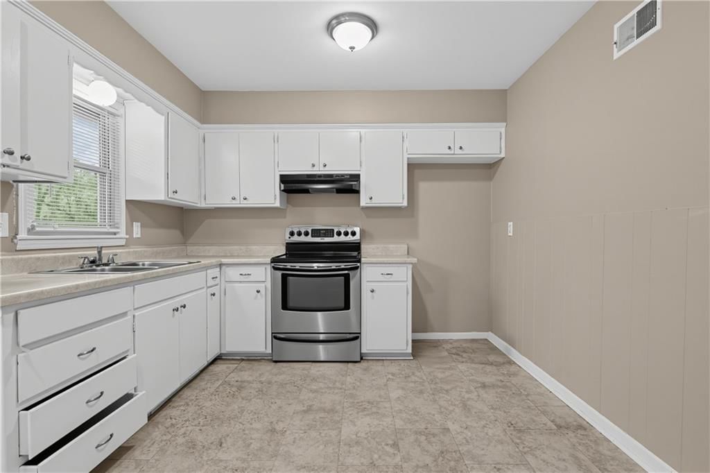 11015 HERRICK Avenue — photo 11