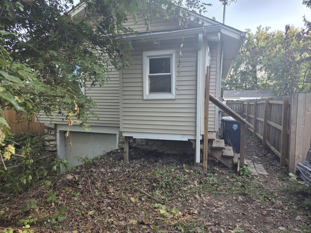 2104 E 59th Street, Kansas City, MO: listing photo 3