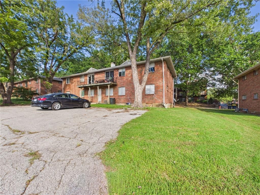 8030 Campbell Street — photo 30