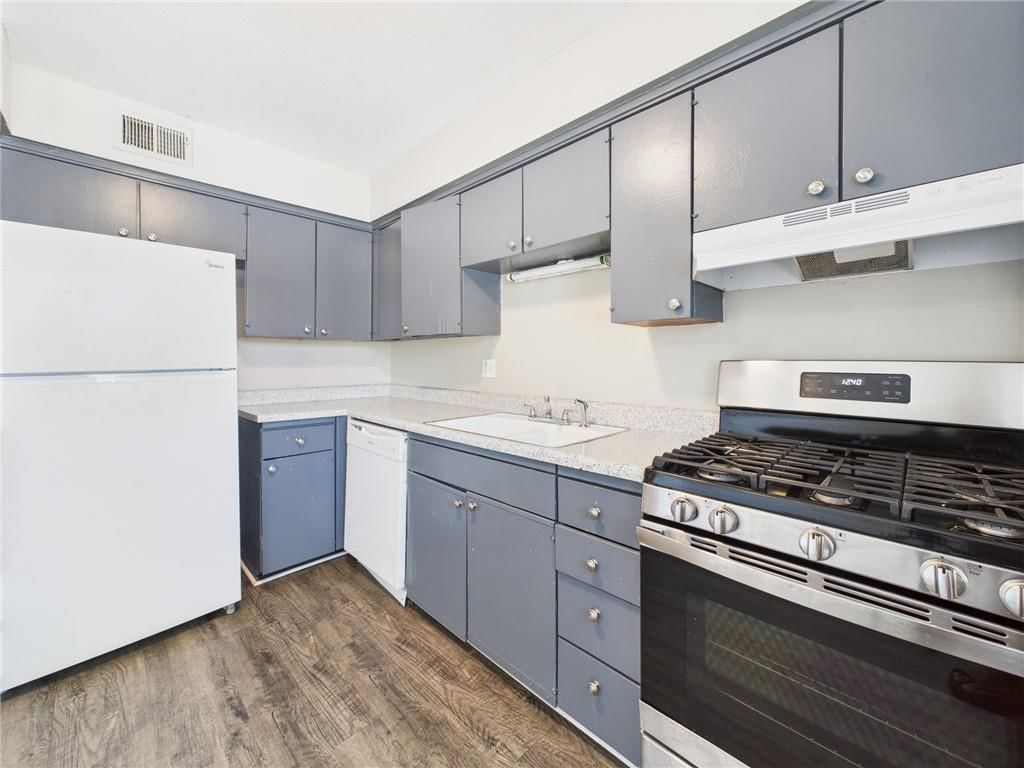 8030 Campbell Street — photo 40