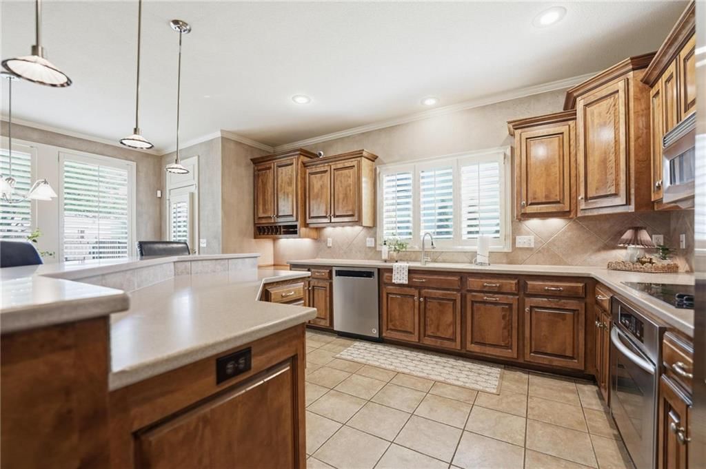 14329 Hayes Street — photo 21
