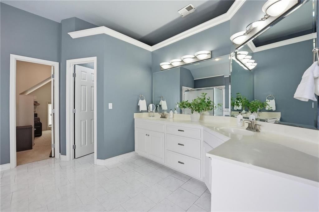14329 Hayes Street — photo 36