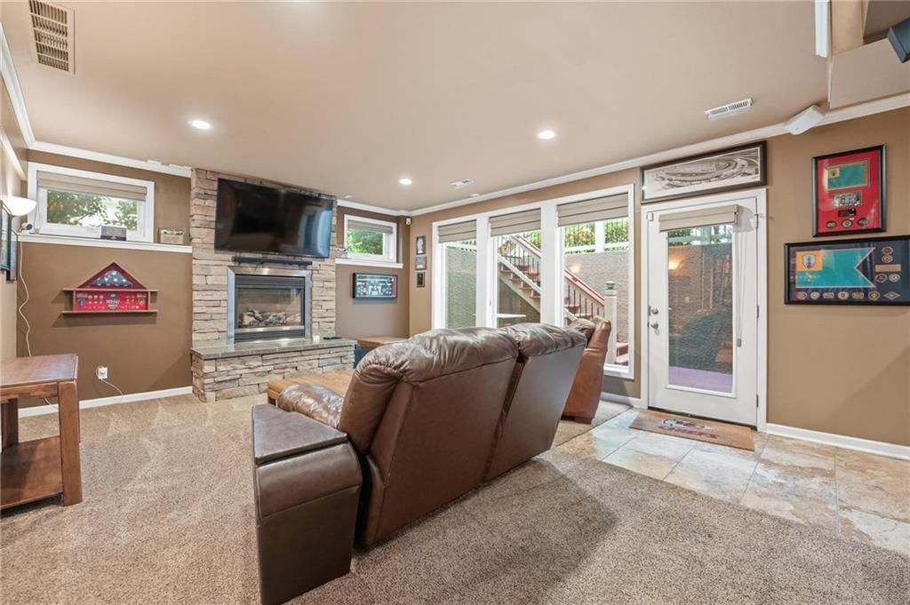 14329 Hayes Street — photo 50