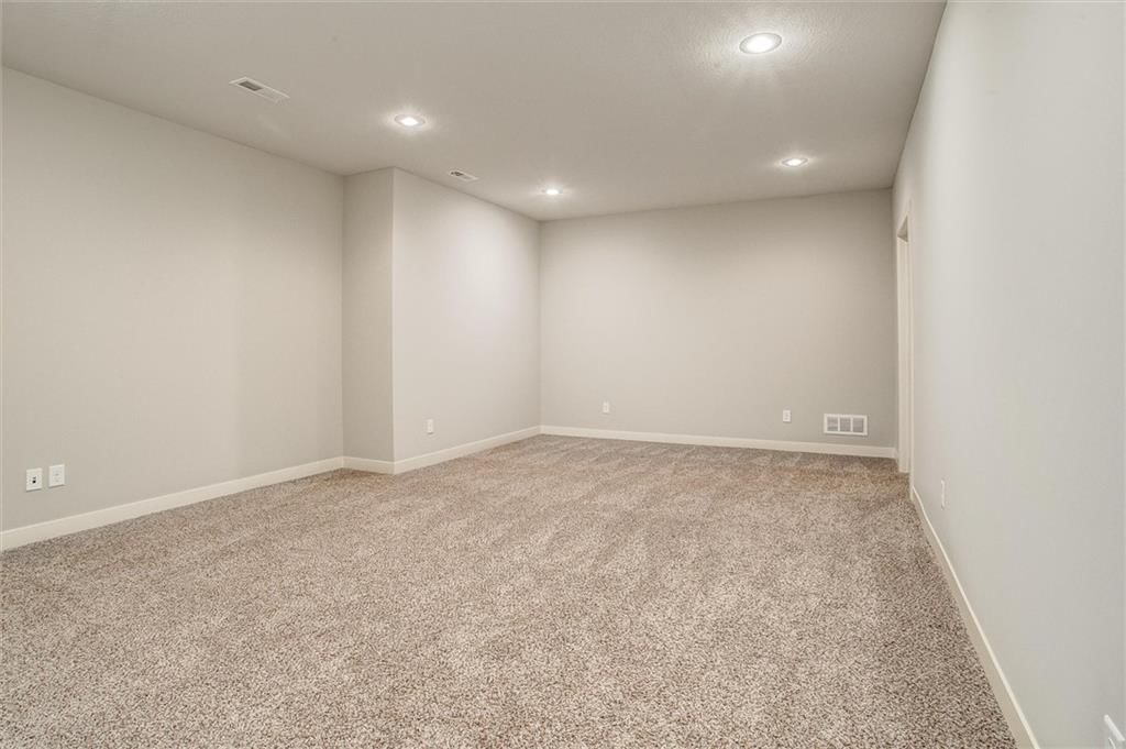 8117 N Farley Avenue — photo 21