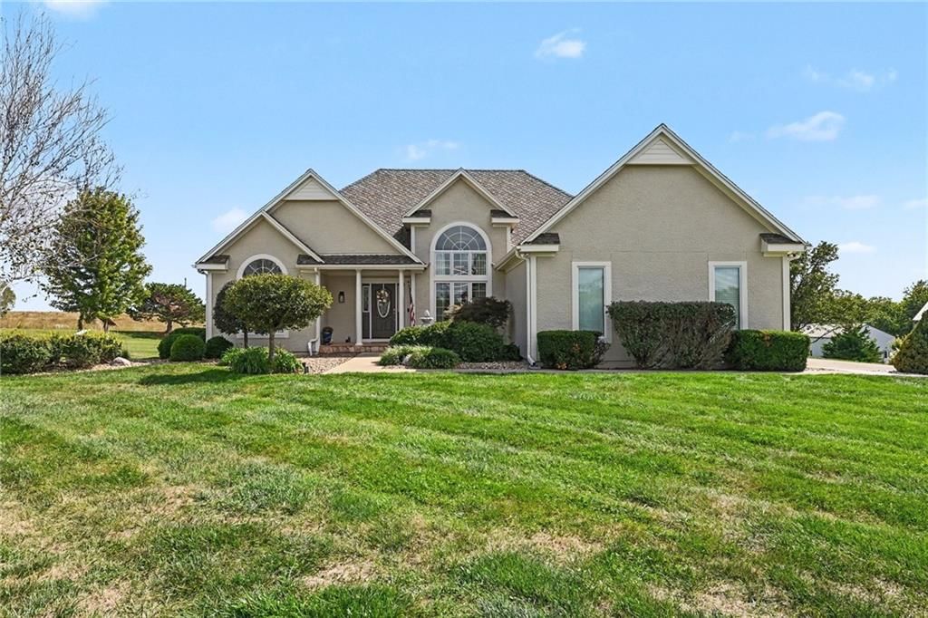 29621 Ashmore Way, Spring Hill, KS: listing photo 3