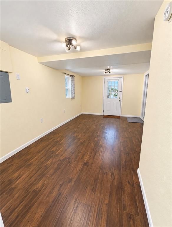 215 W 8th Street — photo 3