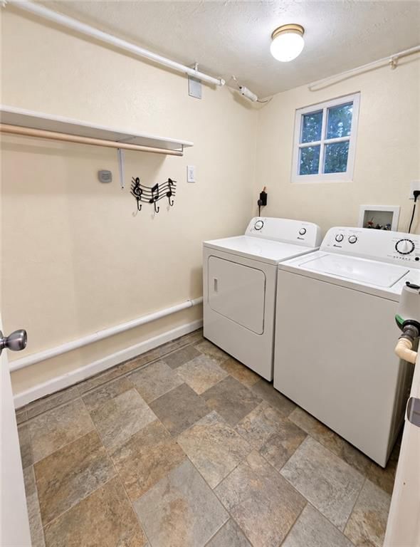 215 W 8th Street — photo 13