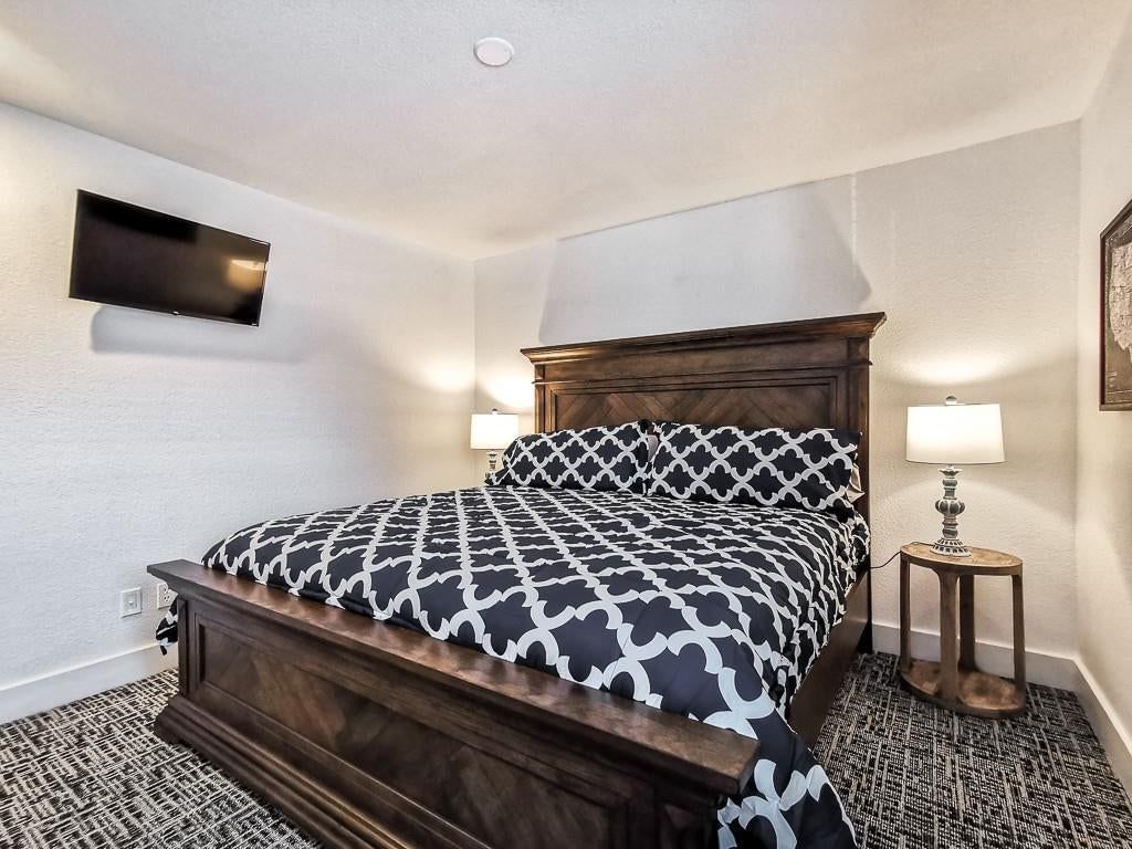 4500 Jefferson Street — photo 21