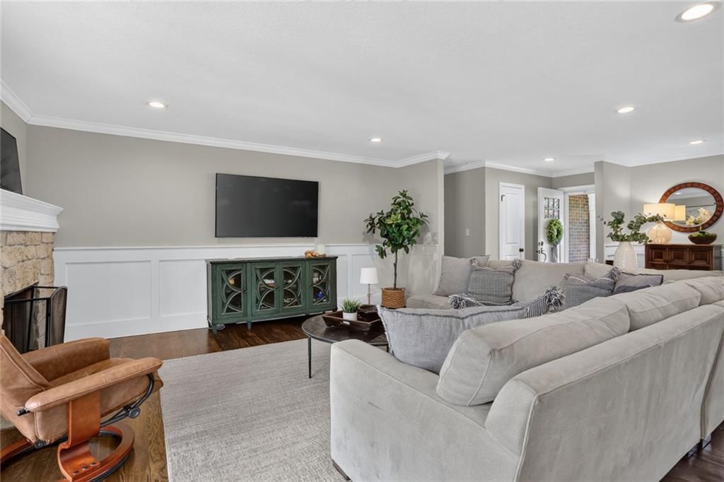 4229 W 98th Street — photo 10