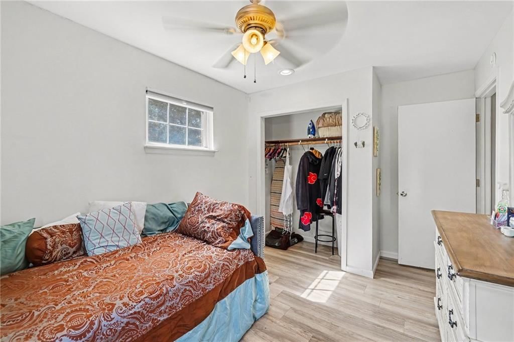 Photo 11 of 24 - 2018 E Mohawk Court, Olathe, KS 66062