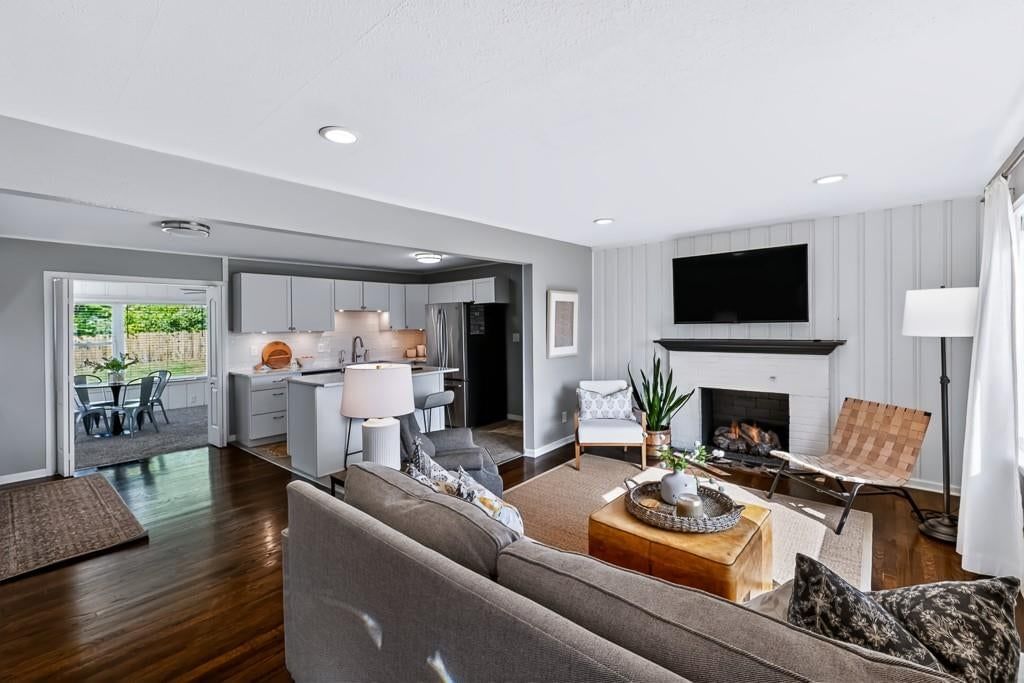 6126 Metcalf Lane — photo 9
