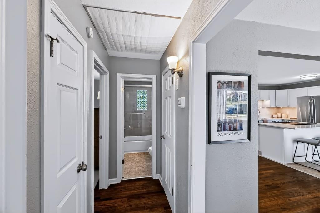6126 Metcalf Lane — photo 26