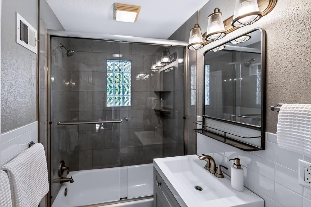 6126 Metcalf Lane — photo 32