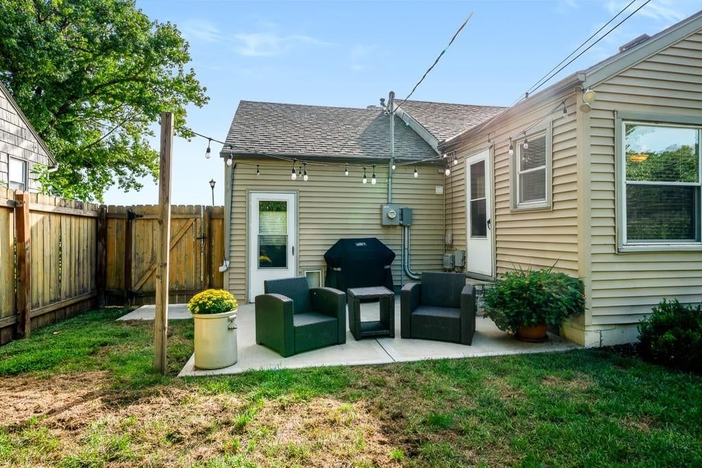 6126 Metcalf Lane — photo 41
