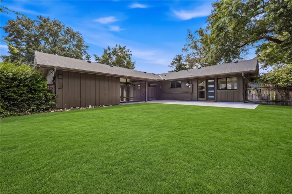 7725 Lamar Avenue — photo 32