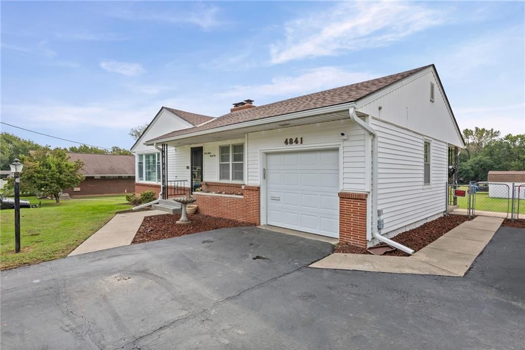 4841 Gibbs Road, Kansas City, KS: listing photo 2