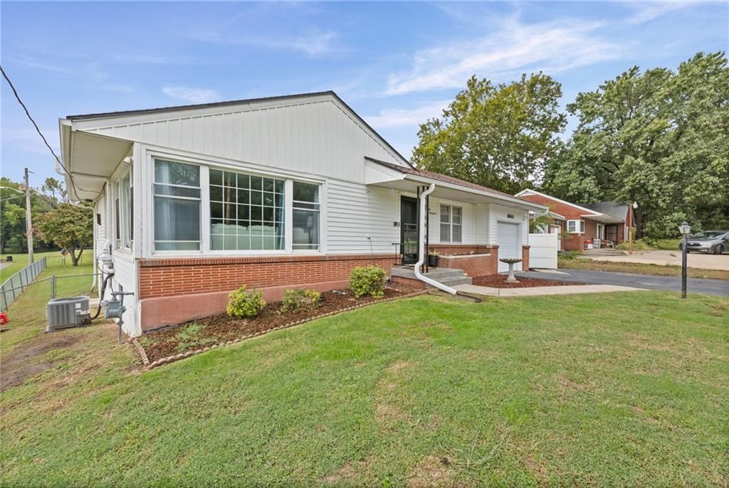 4841 Gibbs Road, Kansas City, KS: listing photo 3