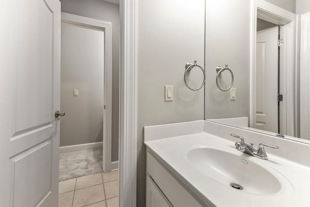 10411 N Euclid Avenue — photo 30