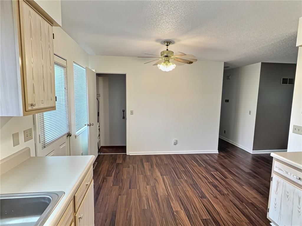 301 E 17th Street — photo 10