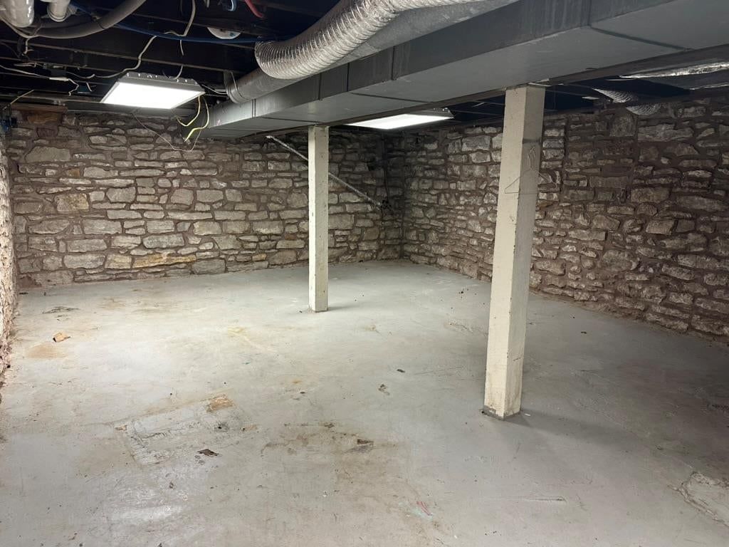 Photo 28 of 35 - 2807 7th Street E, Kansas City, MO 64124