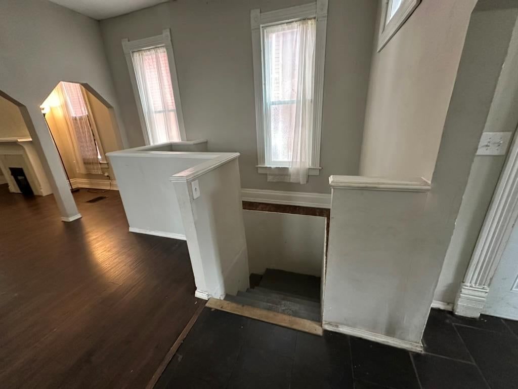 White trim at 2807 7th Street E, Kansas City, MO 64124