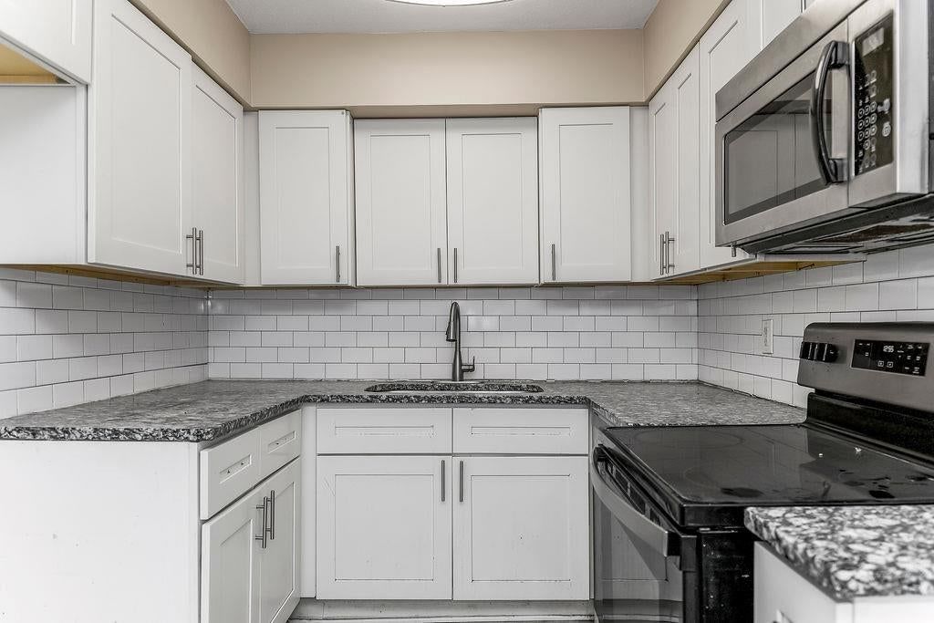 Photo 7 of 20, 116 N Peck Drive, Independence, MO 64056