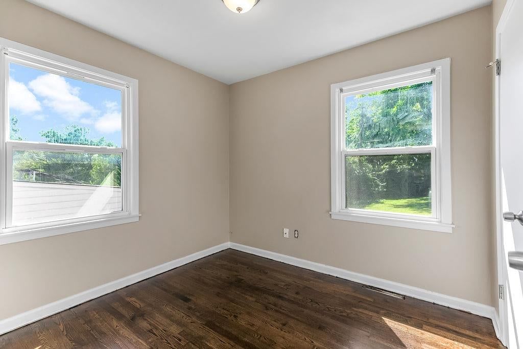 Photo 8 of 20, 116 N Peck Drive, Independence, MO 64056