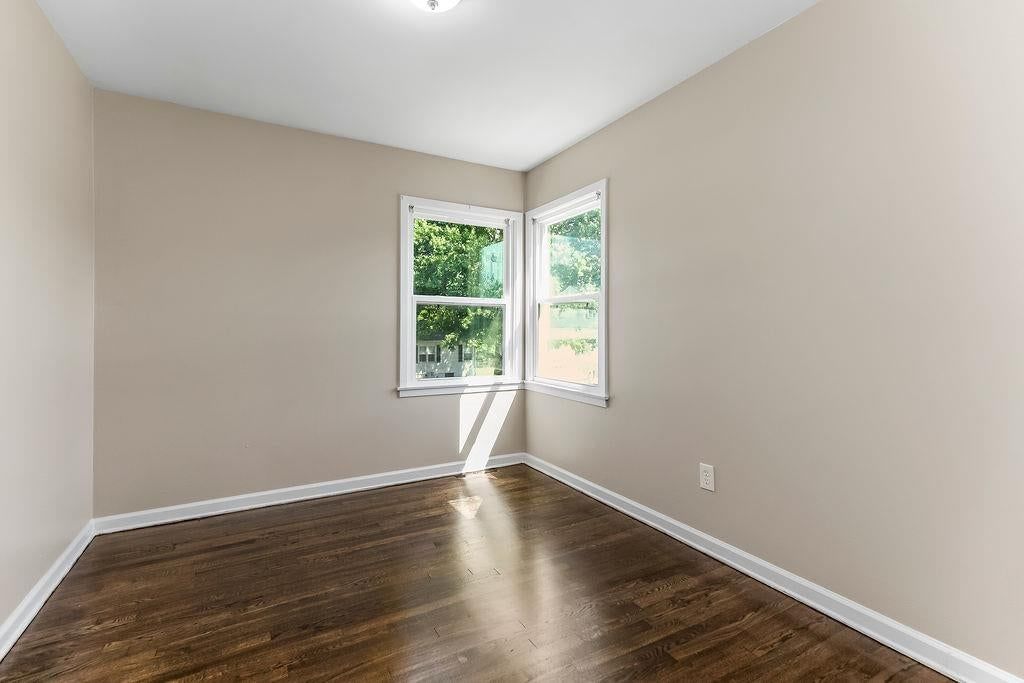 Photo 13 of 20 - 116 N Peck Drive, Independence, MO 64056