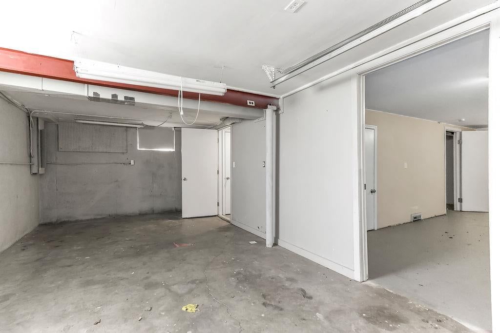 Photo 16 of 20 - 116 N Peck Drive, Independence, MO 64056