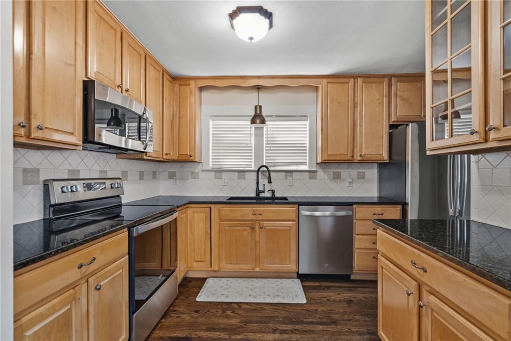 620 W 60TH Terrace — photo 15