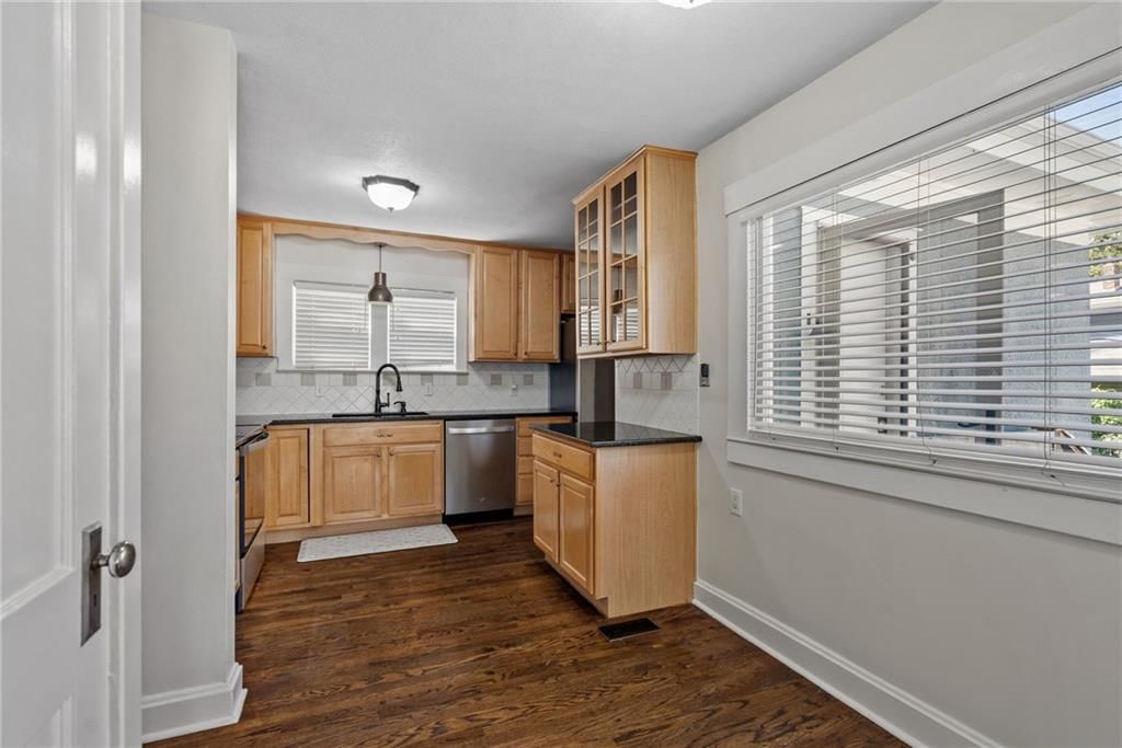 620 W 60TH Terrace — photo 16