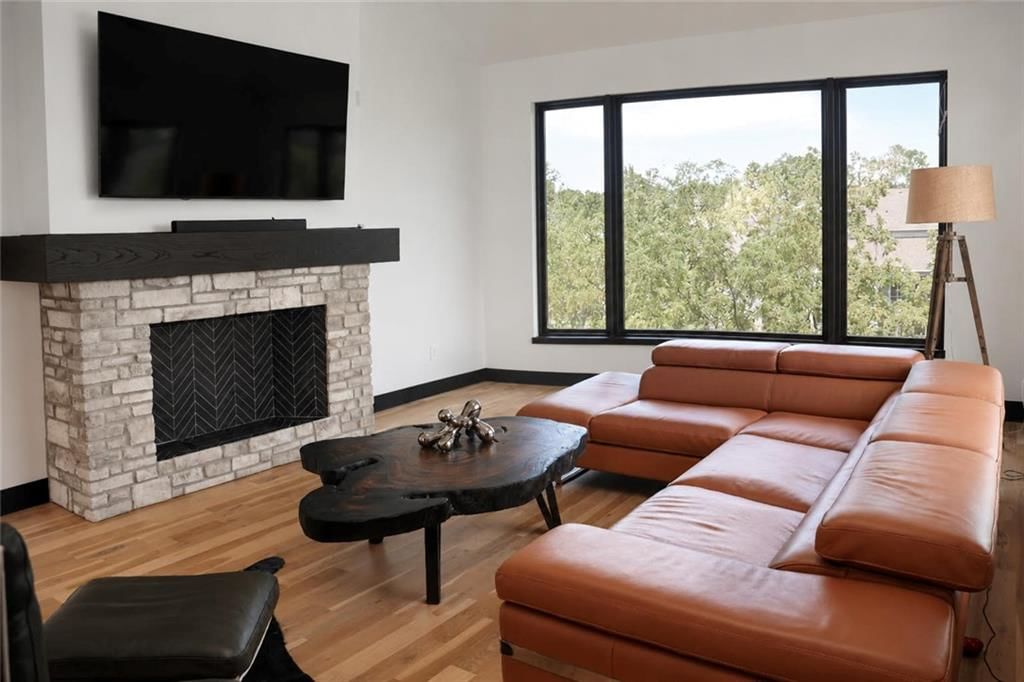 8826 McCoy Street — photo 32