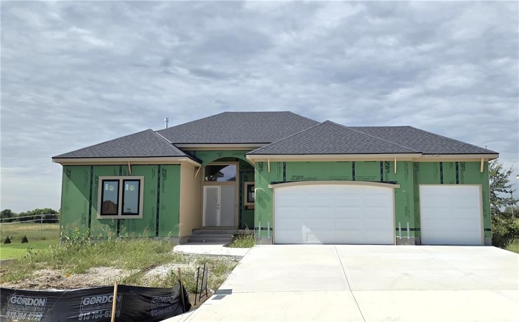 4450 Tee Box Drive, Basehor, KS