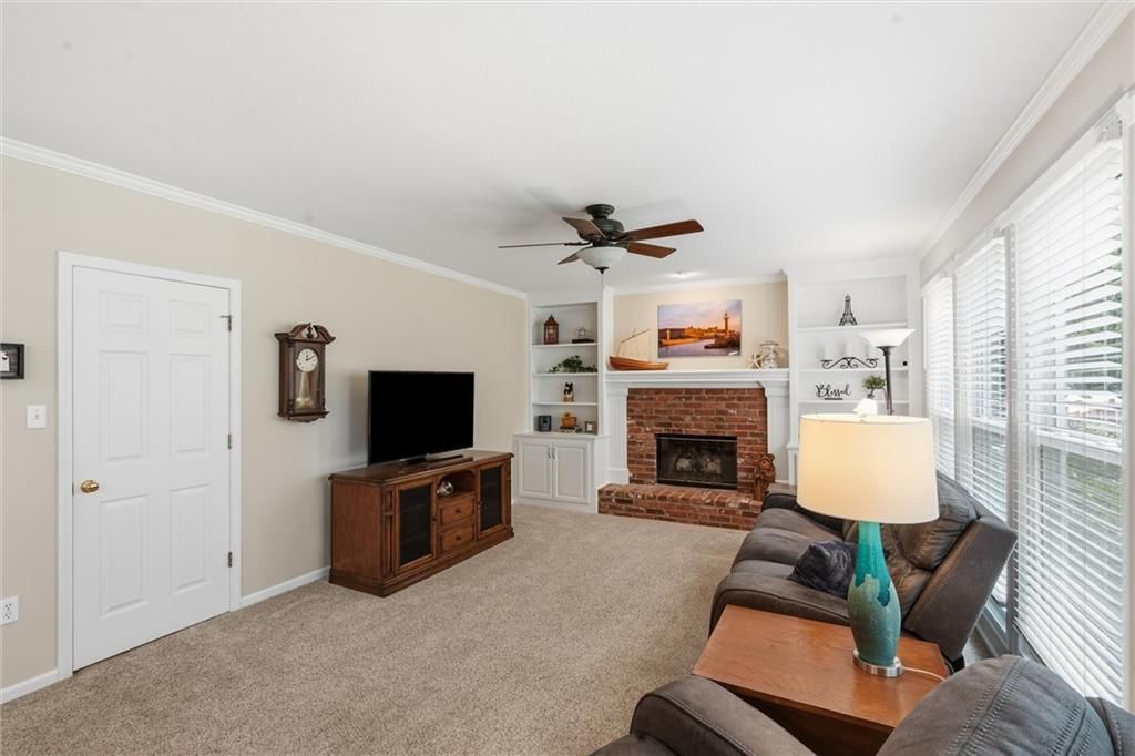 Photo 6 of 49 - 12265 S Mullen Road, Olathe, KS 66062